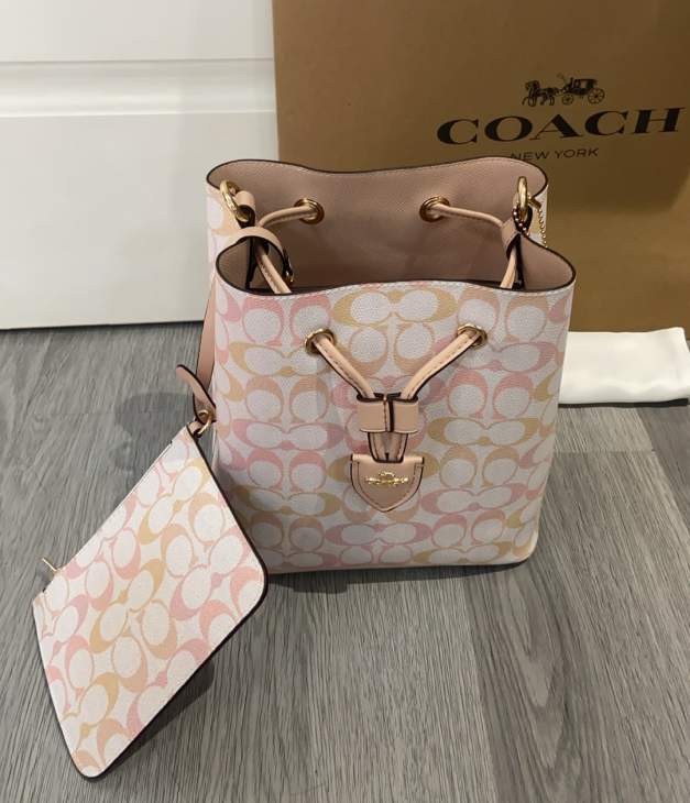 Picture of Coach Handbags _SKUfw232847200fw